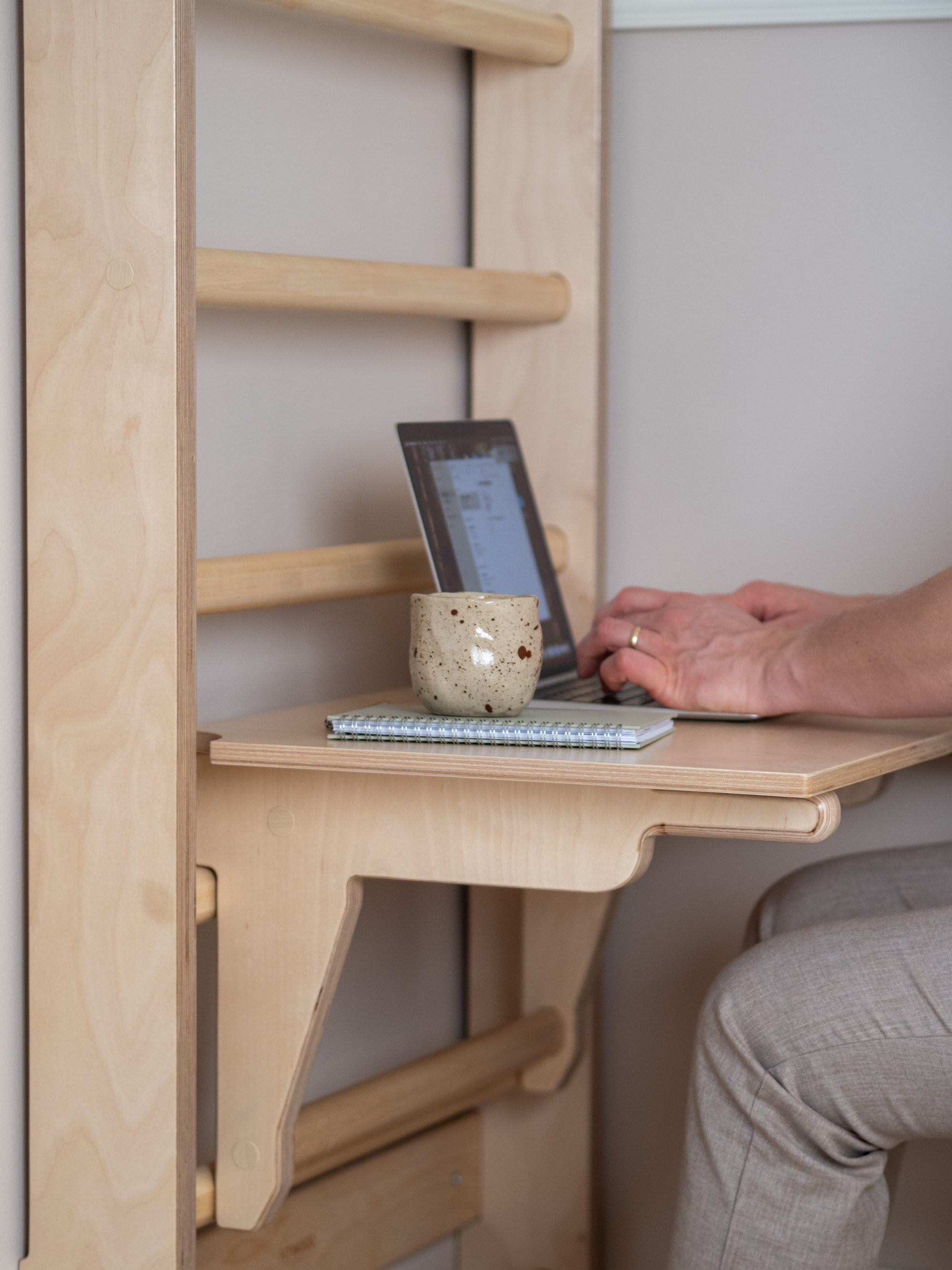 PAHKA pöytätaso | musta